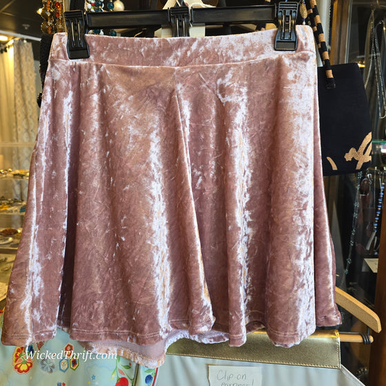 LA HEARTS Pink Crushed Velvet Skirt M - PopRock Vintage. The cool quotes t-shirt store.