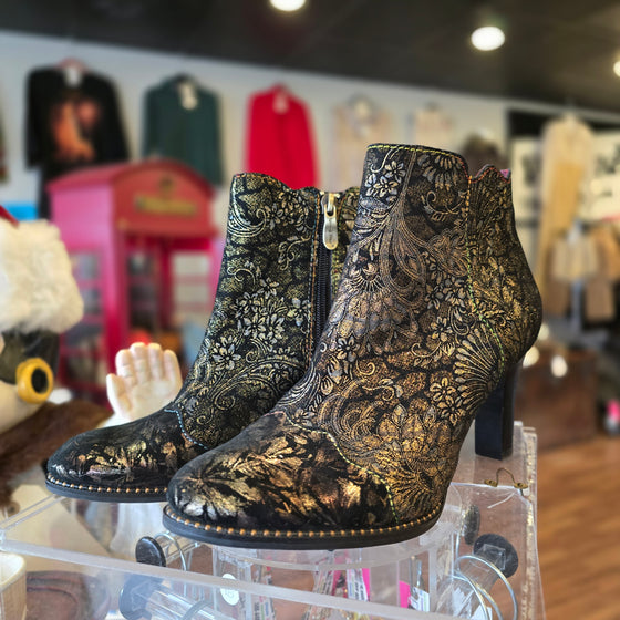 LARTISTE Metallic Pattern Leather Booties 39