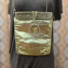  CRI CRI MILANO Metallic Green Shoulder Bag - PopRock Vintage. The cool quotes t-shirt store.