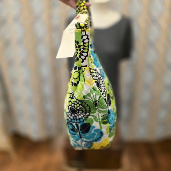 VERA BRADLEY NWT "Limes Up" Tote AS IS - PopRock Vintage. The cool quotes t-shirt store.